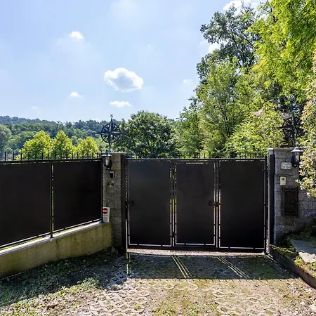 Con Darsena-castelletto Ticino Villa